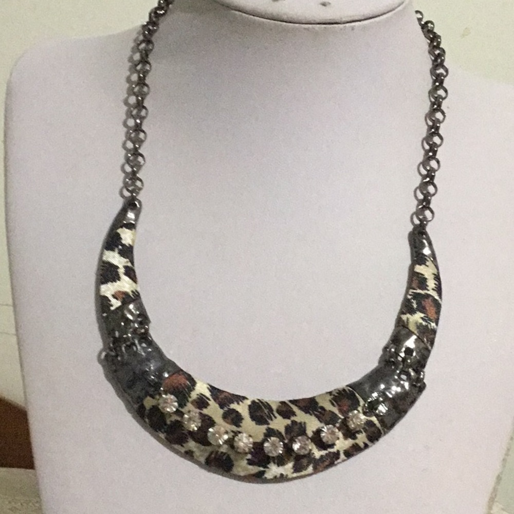 Leopard style on half moon shape pendant necklace